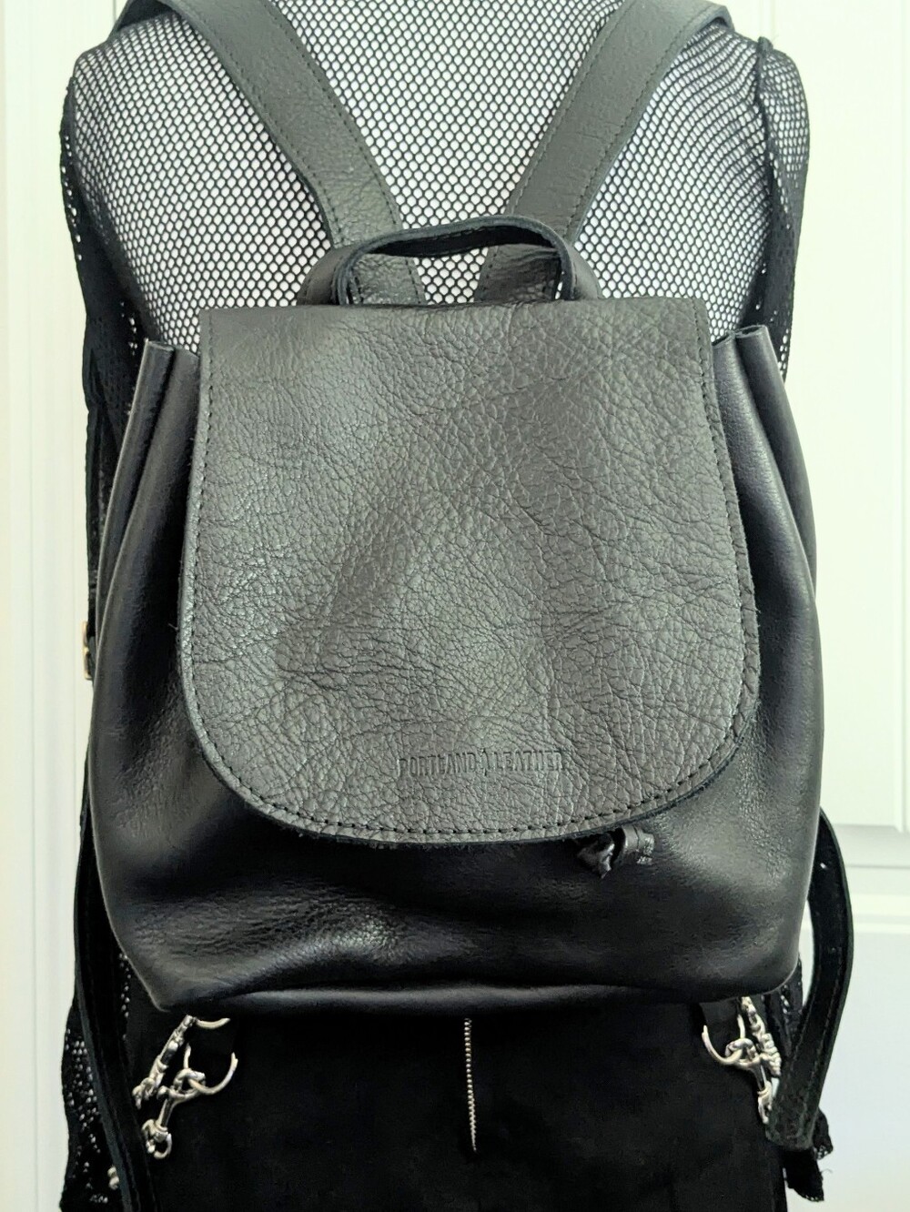 Portland Leather - Bucket Drawstring Backpack , Black
